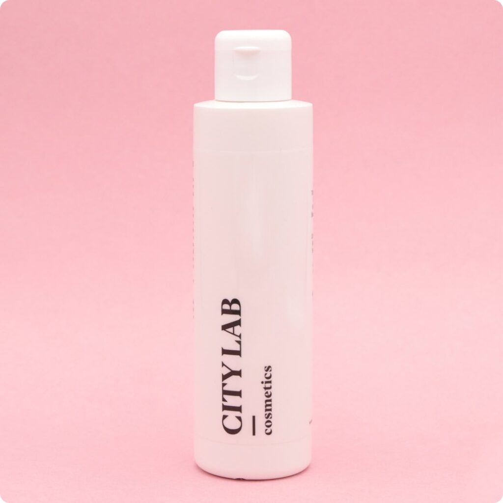 Latte Detergente arricchito con Estratto di Fiori di Camomilla e Bisabololo