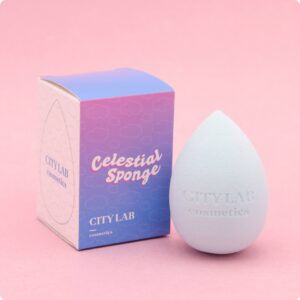 Spugnetta Trucco progettata per applicare fondotinta, correttori e altri prodotti per il viso