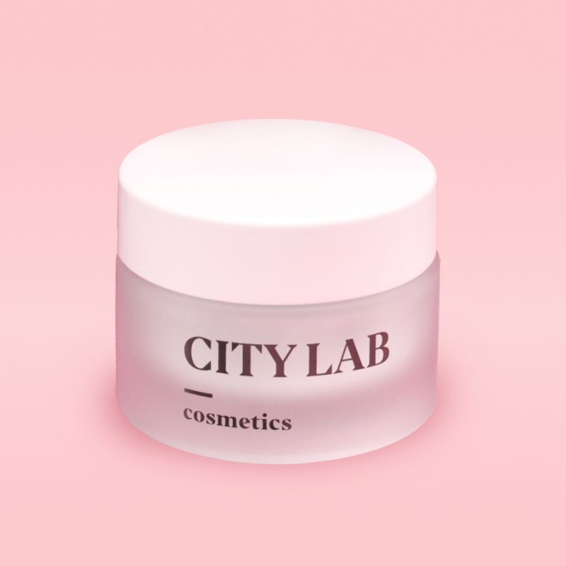 Crema Viso leggera e vellutata, molto scorrevole in applicazione e dal tocco asciutto