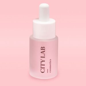 Siero viso ultraleggero, attivato con acido ialuronico